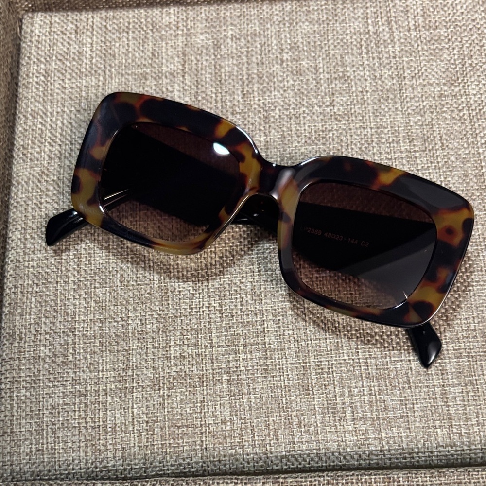 Tortoise Shell Square Sunglasses